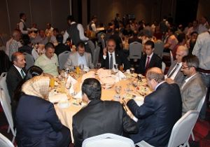 Zaman'dan 25'inci Yıl iftarı